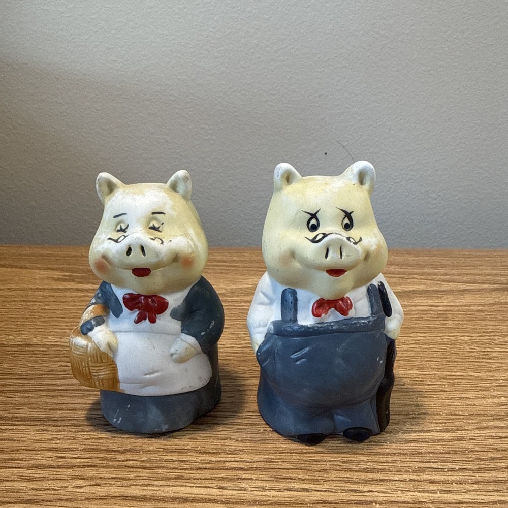 Vintage Ceramic Happy‎ Smiling Pair of Pig Figurines.